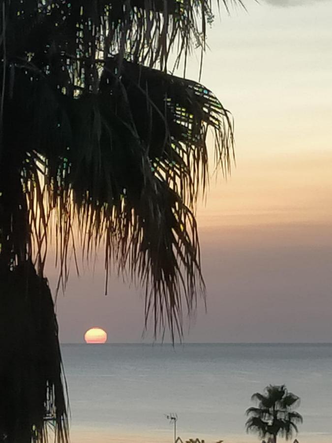 Appartement Met Zeezicht En Vlakbij Het Strand Manilva Zewnętrze zdjęcie