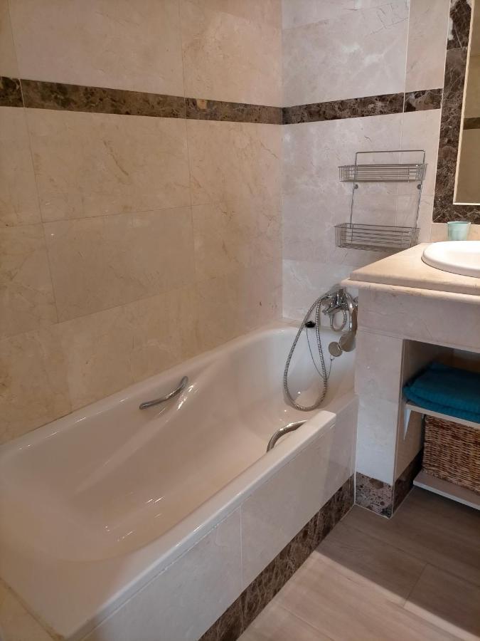 Appartement Met Zeezicht En Vlakbij Het Strand Manilva Zewnętrze zdjęcie